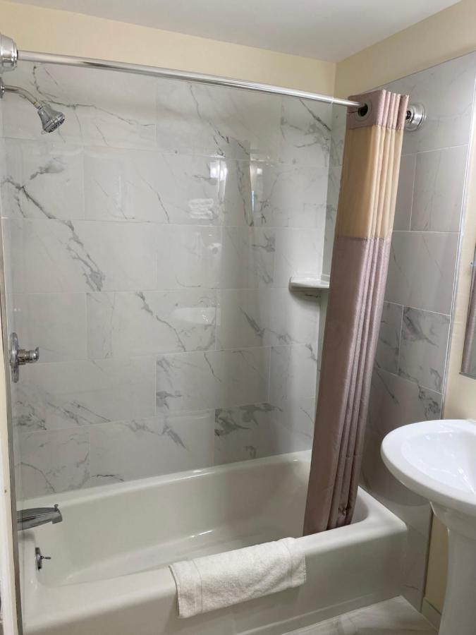 ويليامزتاون Villager Motel المظهر الخارجي الصورة